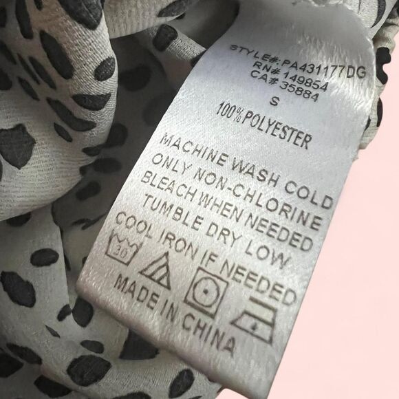 Black & Neutral Grayish-White Dalmatian/Scattered Leopard Blouse W/Flared Sleeve - Picture 4 of 8